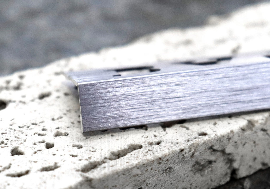 BAT Aluminium Tiling Angle – 3m Lengths (19 Colours) – Linished Iron